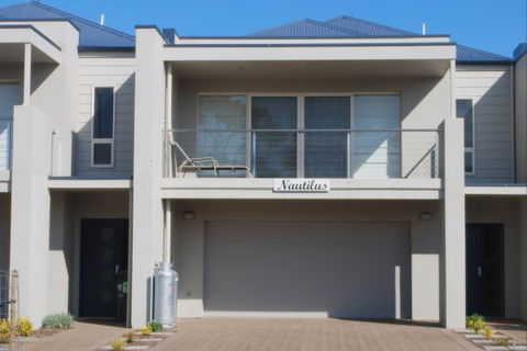 5 Nautilus At Port Elliot - Accommodation Australia 0